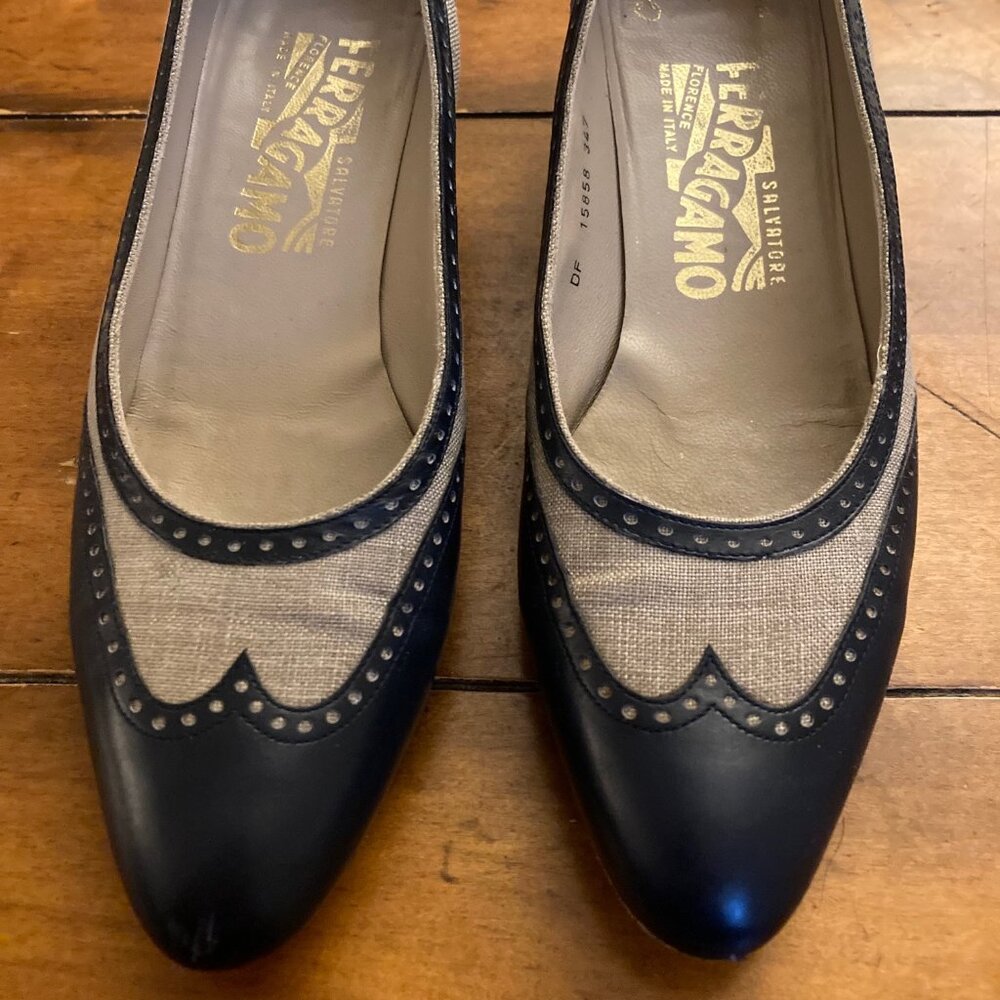 Vintage Salvatore Ferragamo Navy/Taupe Pumps